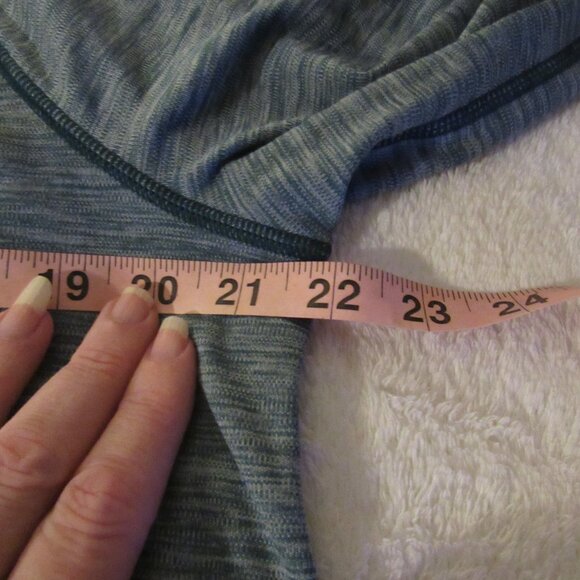 Under Armour Blue Hooded Long Sleeve Shirt  USED  Large - Picture 8 of 9